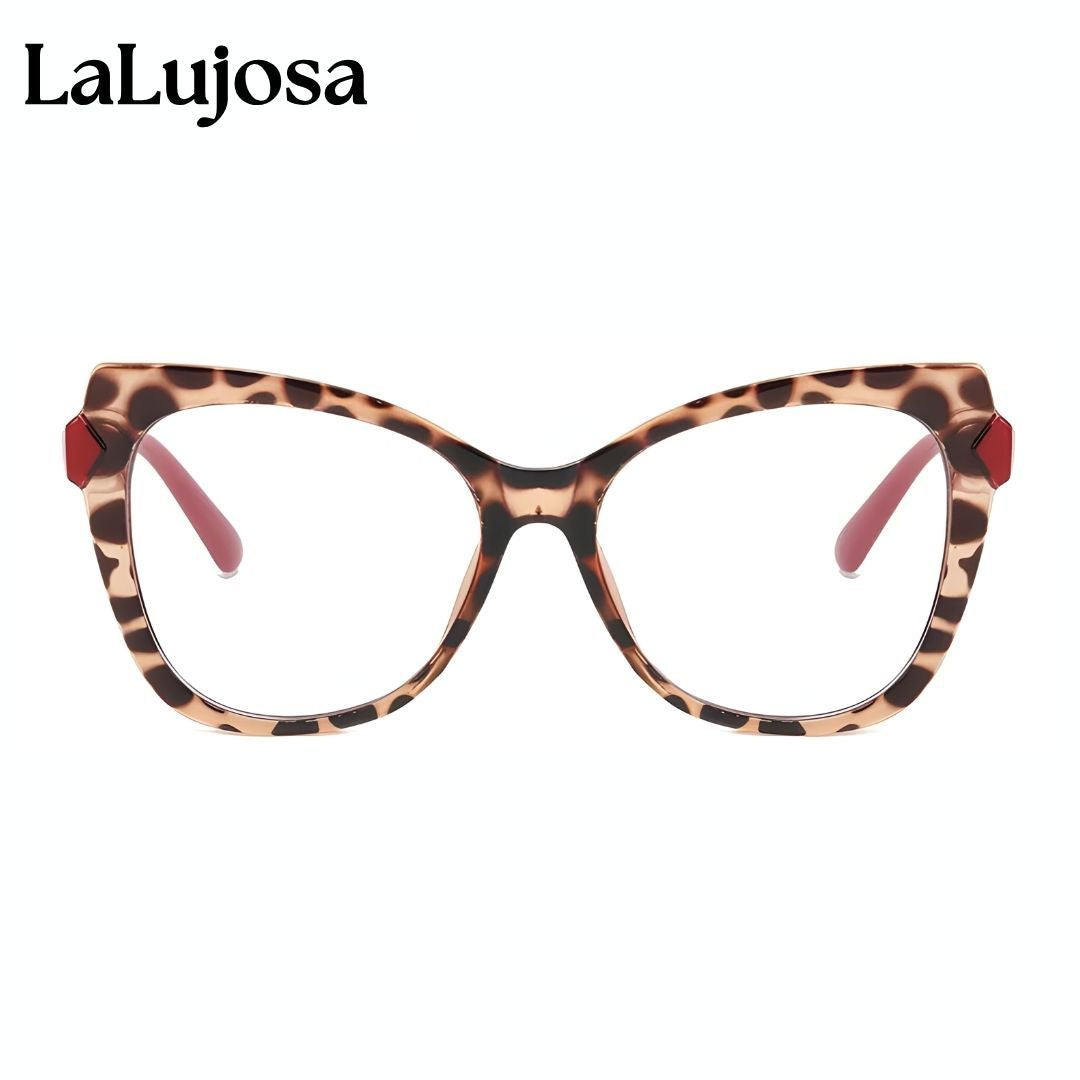 Alejandra Rojas con Leopardo