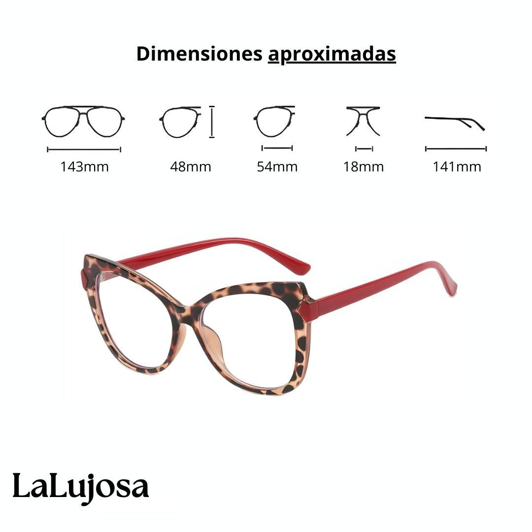 Alejandra Rojas con Leopardo