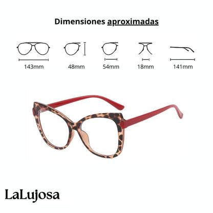Alejandra Rojas con Leopardo